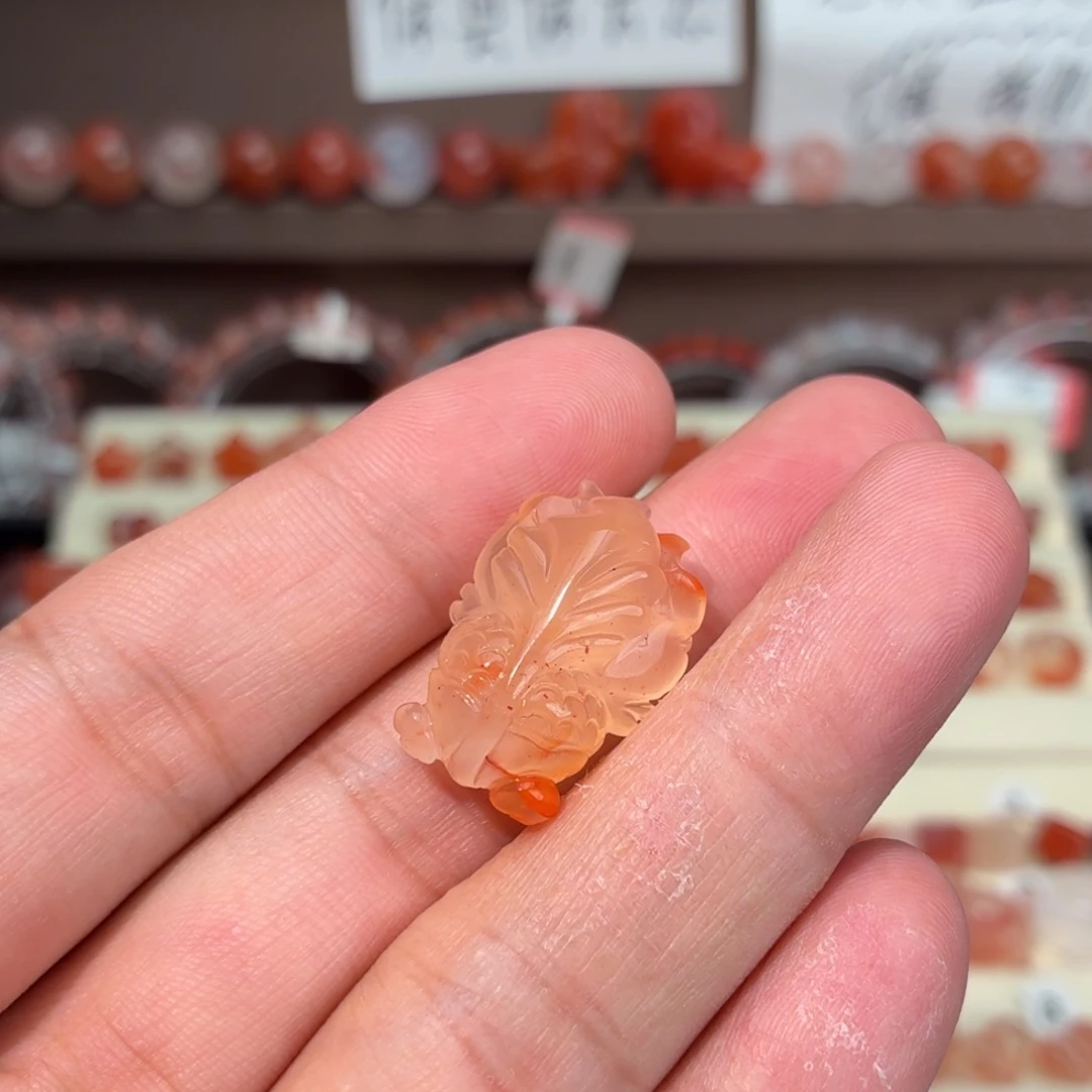 南红玛瑙未镶嵌川料金鱼1