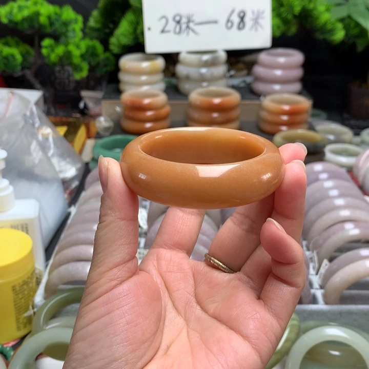 石英质玉（佘太翠）未镶嵌手镯52