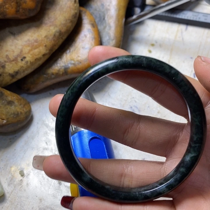 透闪石质玉珠宝半成品未镶嵌