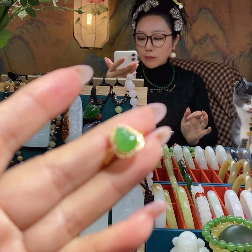 【闪购商品】未镶嵌戒指和田玉北***?