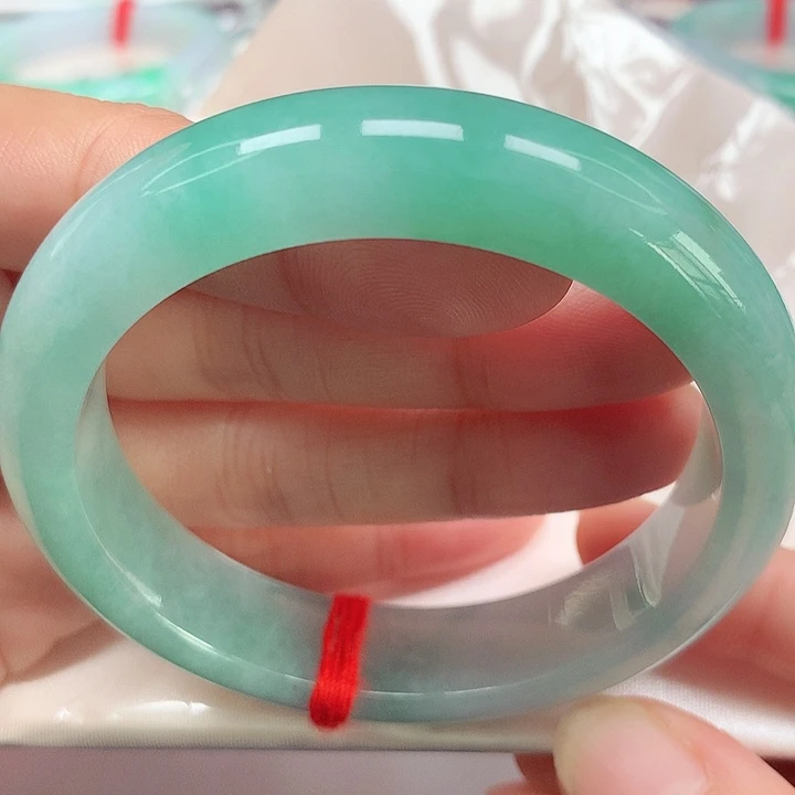 未镶嵌手镯翡翠冰满绿