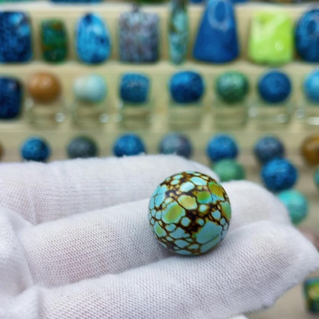 未镶嵌绿松石颈饰