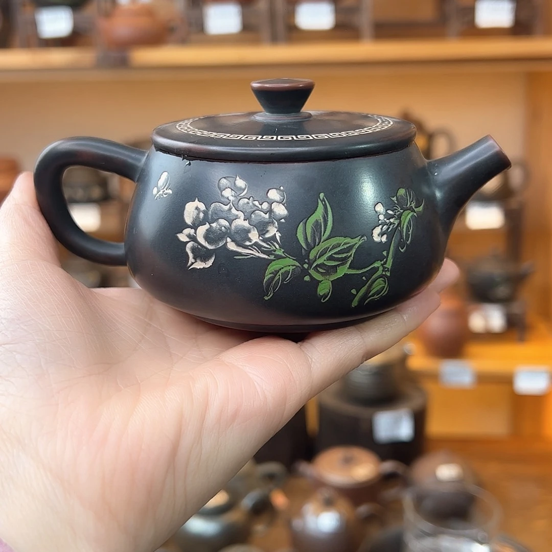 时****在坭兴陶茉莉花茶壶