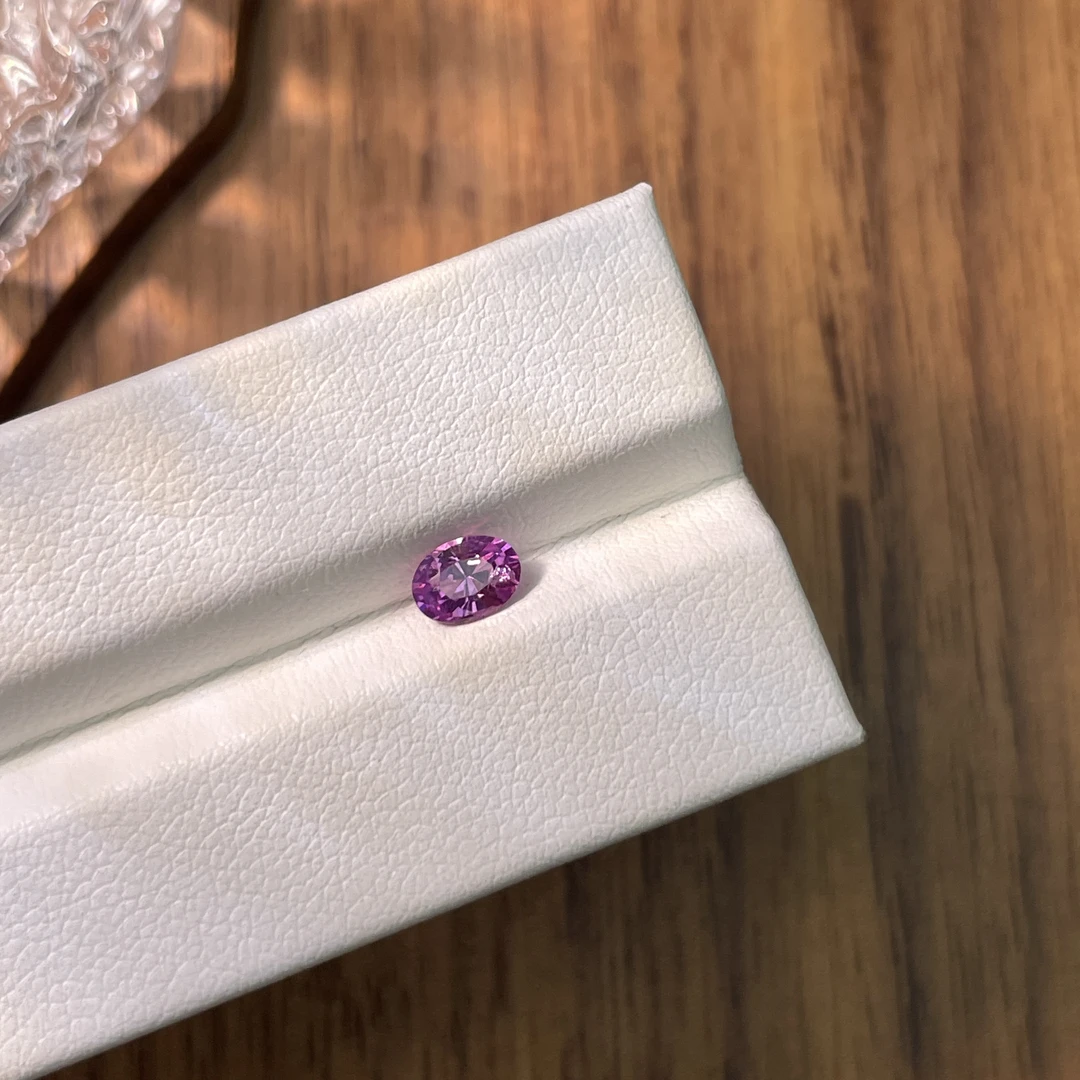 无烧粉蓝宝裸石一颗0.52