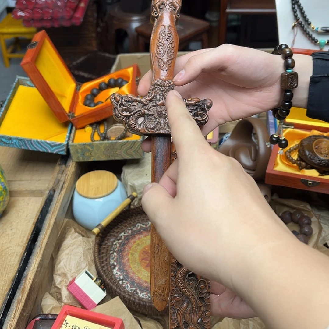 大叶紫檀（黑酸枝木类）