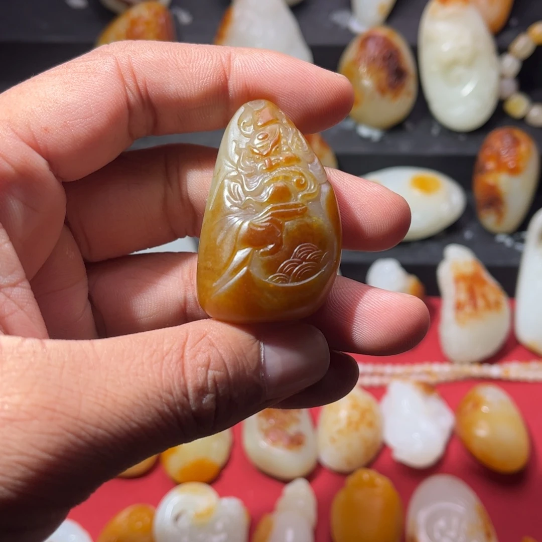 和田玉未镶嵌颈饰