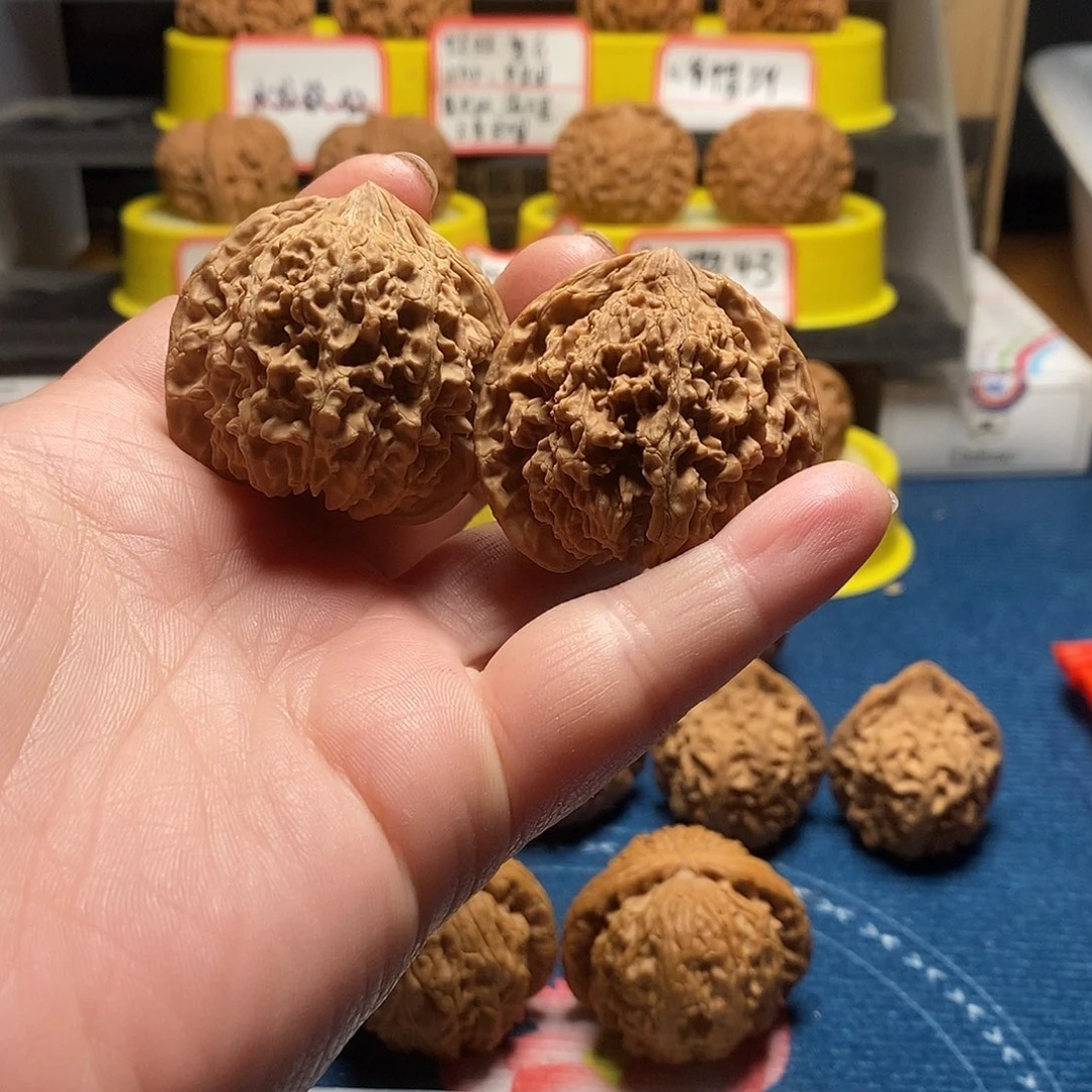 文玩核桃吊坠百花山满天星