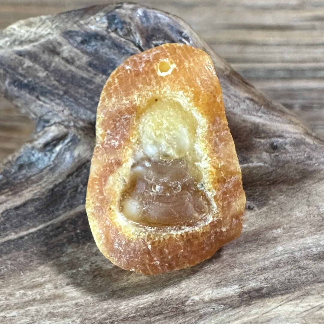 精品天然蜜蜡吊坠4d22n839p1y8m2n1