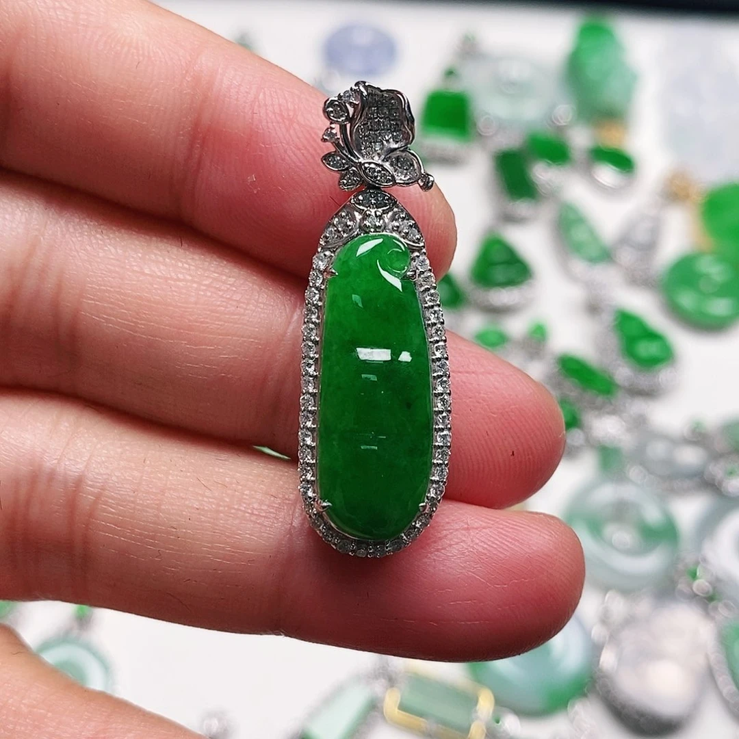 翡翠颈饰18K金镶嵌天然缅甸翡翠A货