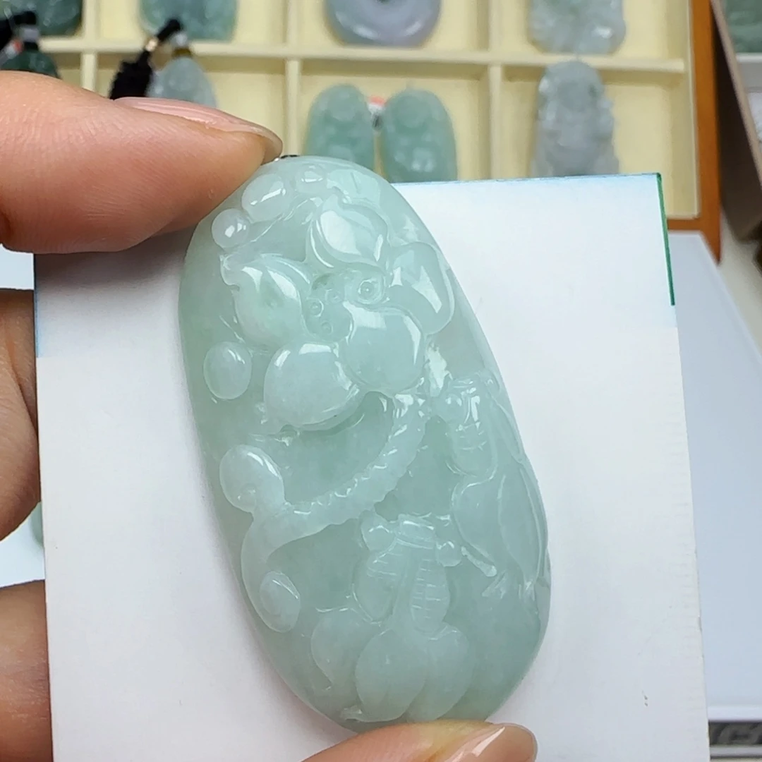 颈饰未镶嵌翡翠