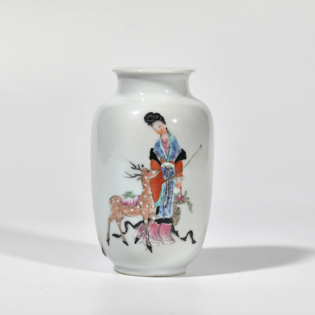 1256民国·粉彩麻姑献寿小灯笼瓶【古董拍卖】