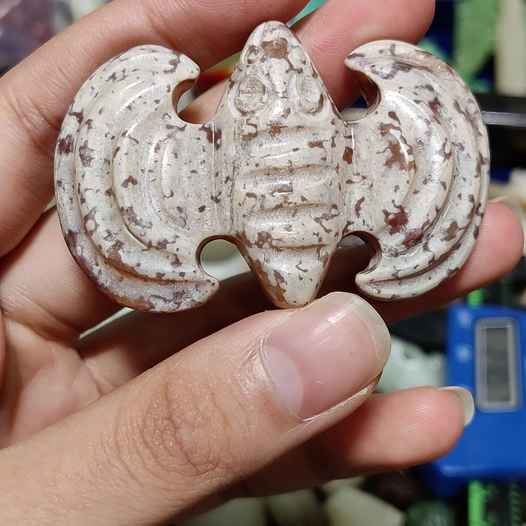 透闪石质玉未镶嵌颈饰