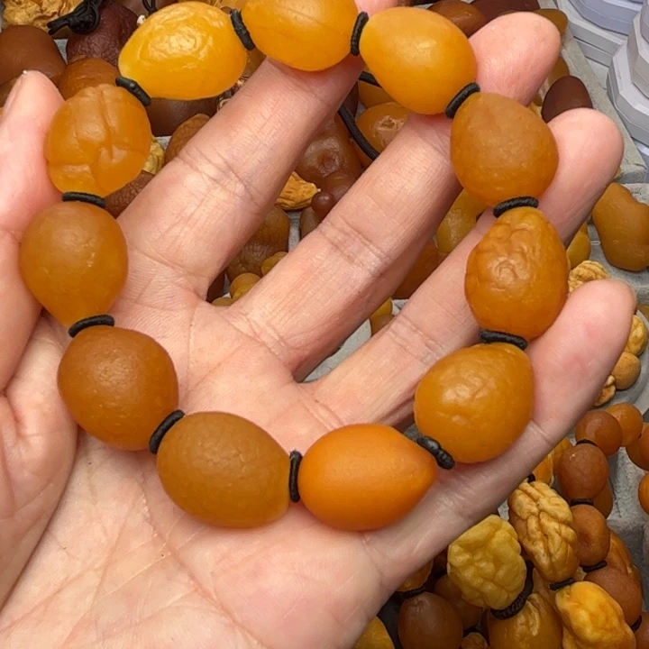 琥珀未镶嵌裸石天然蜜蜡手串