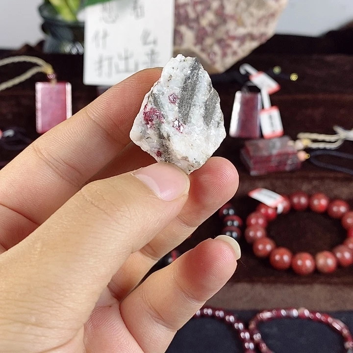 天然辰砂纯天然朱砂原石毛料