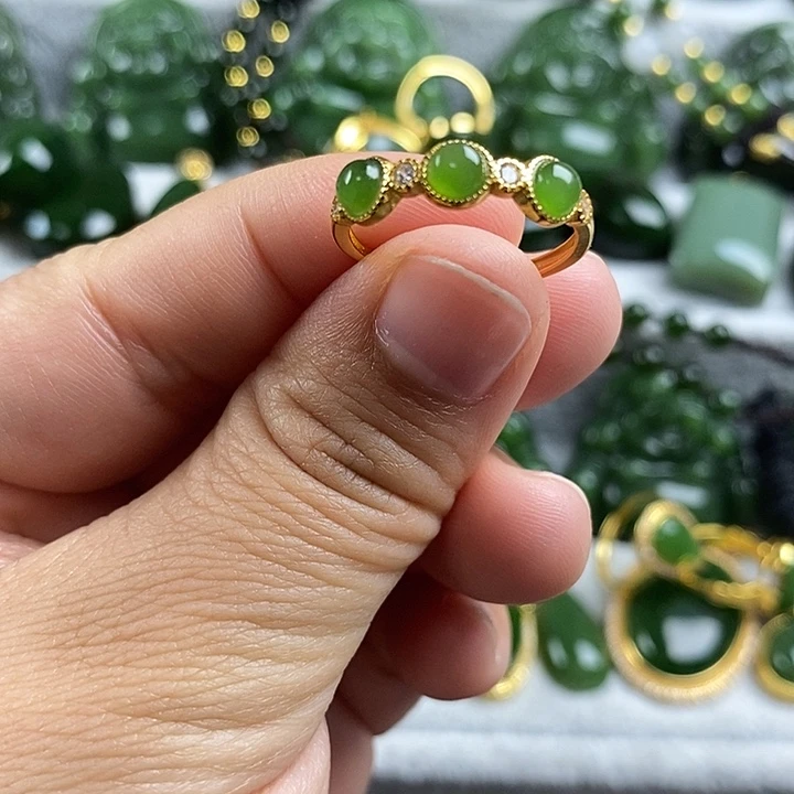 和田玉（碧玉）未镶嵌颈饰