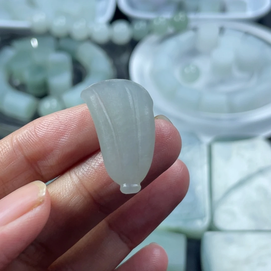 定制翡翠未镶嵌莲蓬