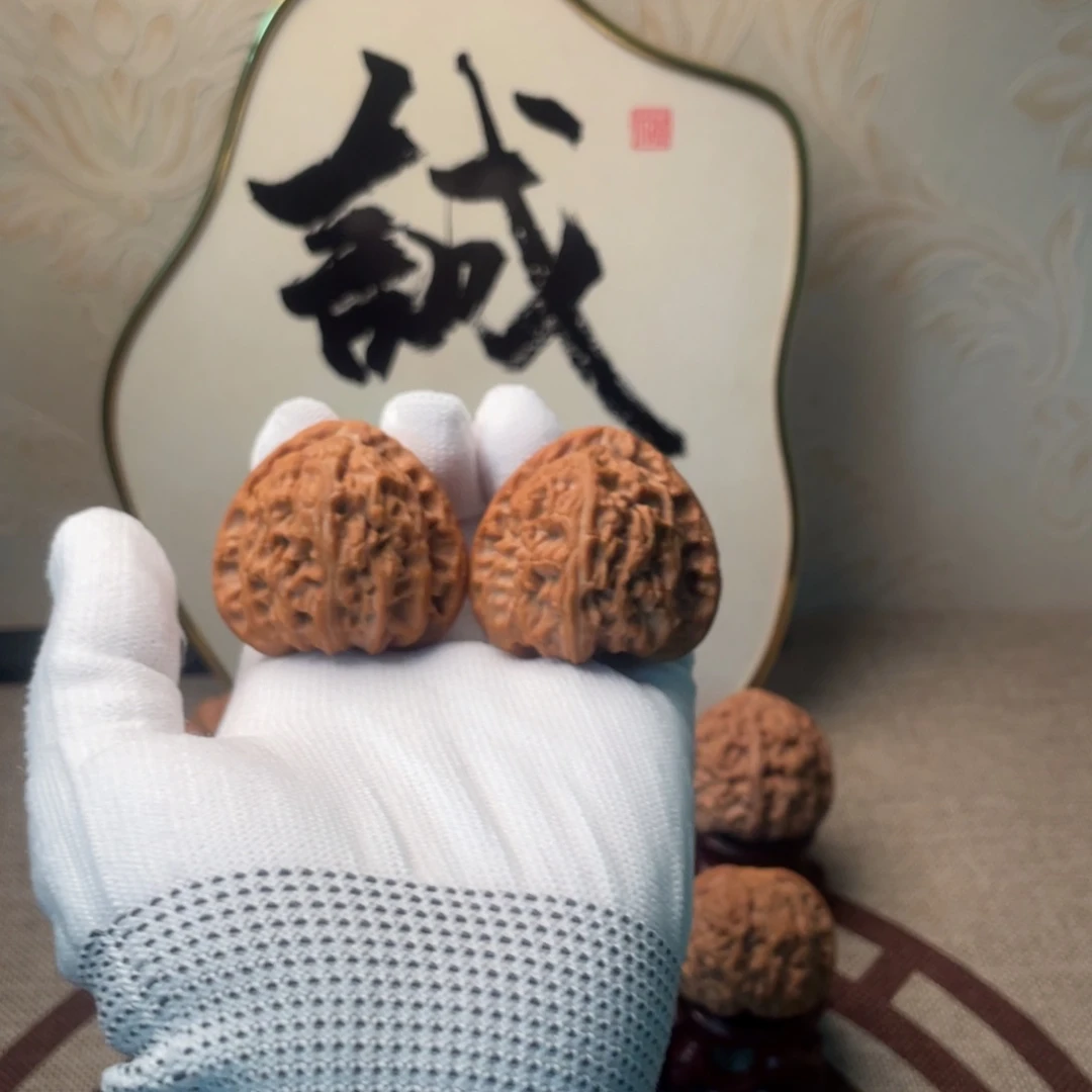 ο***◤文玩核桃吊坠三角白41