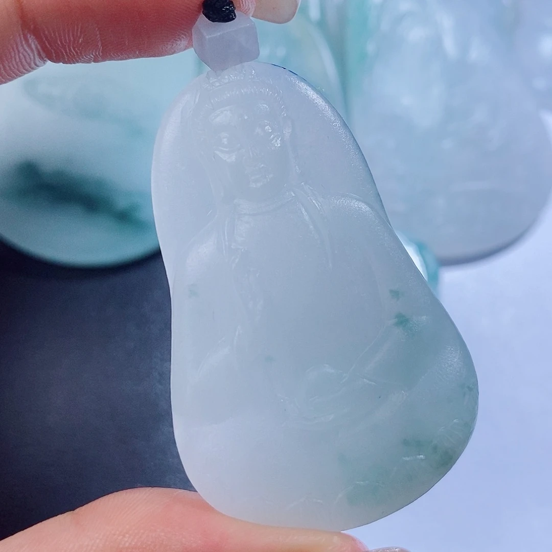 定制翡翠未镶嵌毛货不支持退换货，付款后确认抛光