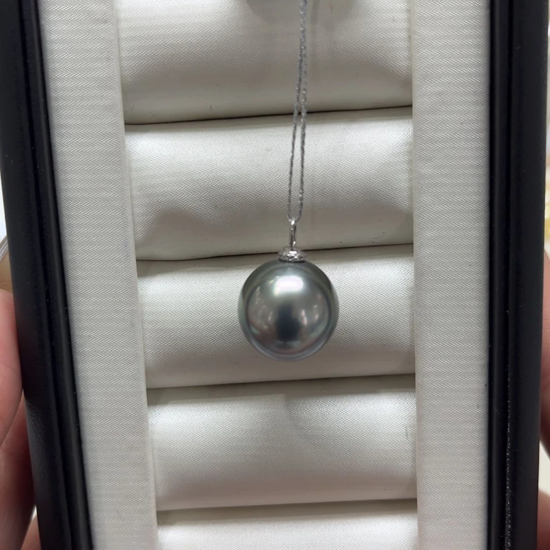 18K金镶嵌海水珍珠上新大溪地奶嘴吊坠14-15mm