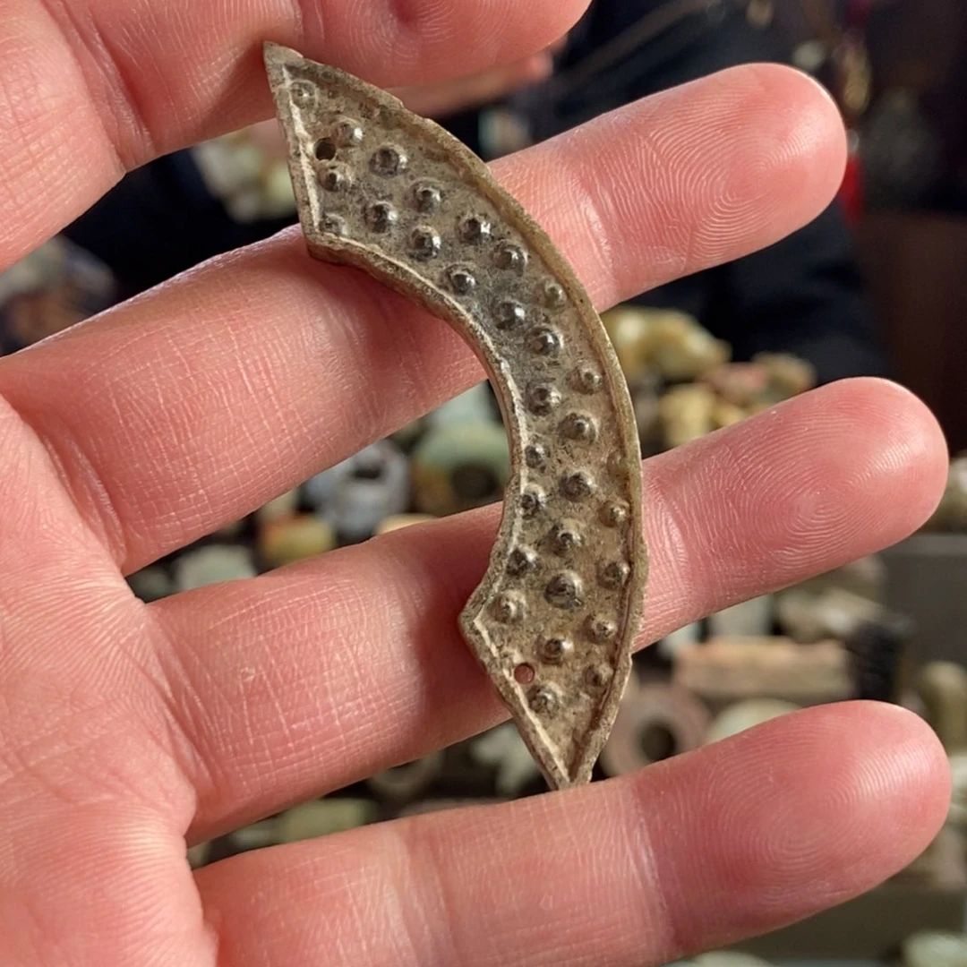 和田玉挂件未镶嵌孤****?