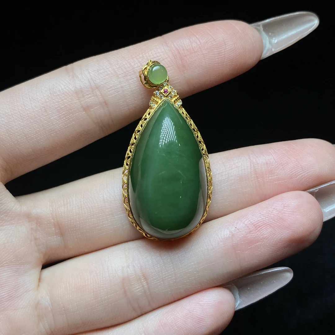 【小北好物】18K金和田玉吊坠约15*28mm【多样性发一件】2QS05X197