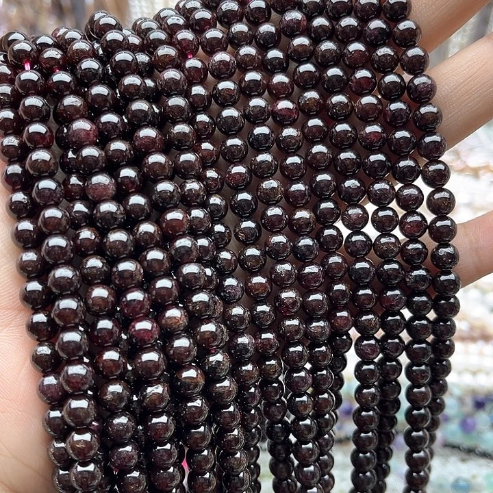 未镶嵌玛瑙/玉髓珠宝半成品一条6mm左右石榴石