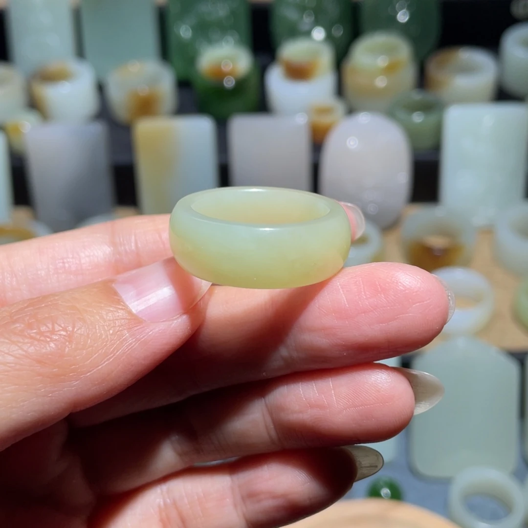 和田玉未镶嵌戒指