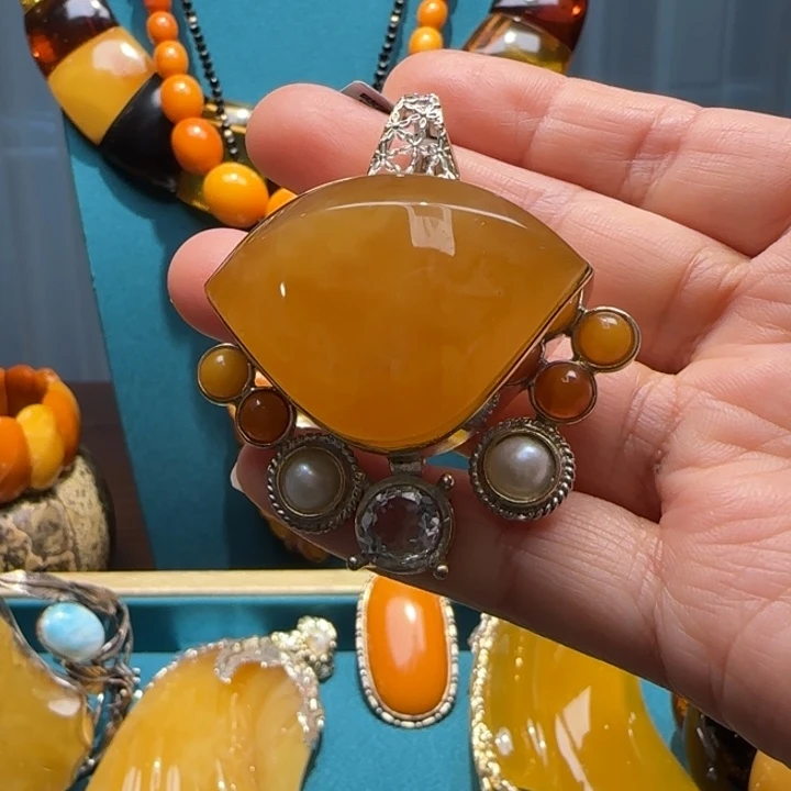 琥珀未镶嵌颈饰波兰设计款琥珀蜜蜡