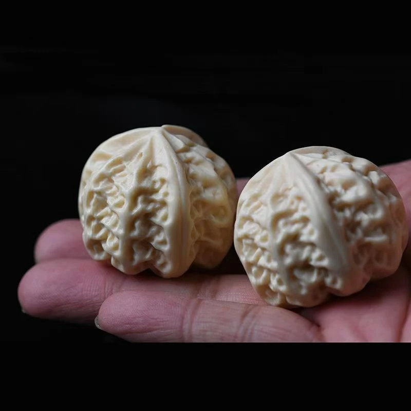 4.0一对三棱官帽蛤蟆头磨盘核桃白色文玩盘玩象牙果手把件精品
