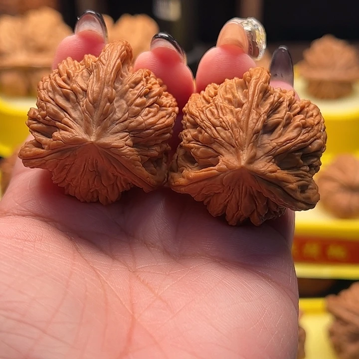 吊坠文玩核桃虎头三棱 39尺 全品