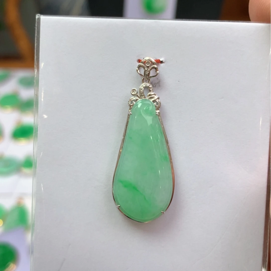 【闪购商品】翡翠颈饰18K金镶嵌翡翠