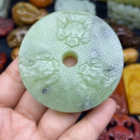 蛇纹石玉未镶嵌颈饰92