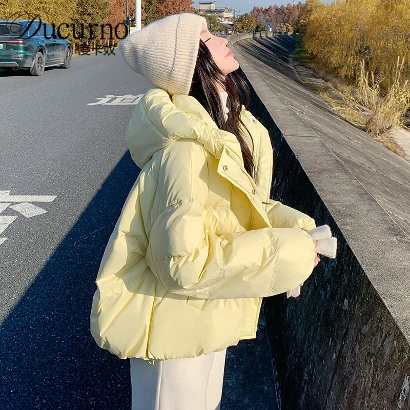 黄色短款羽绒服女2025年冬季新款保暖轻薄款独特超好看时尚外套