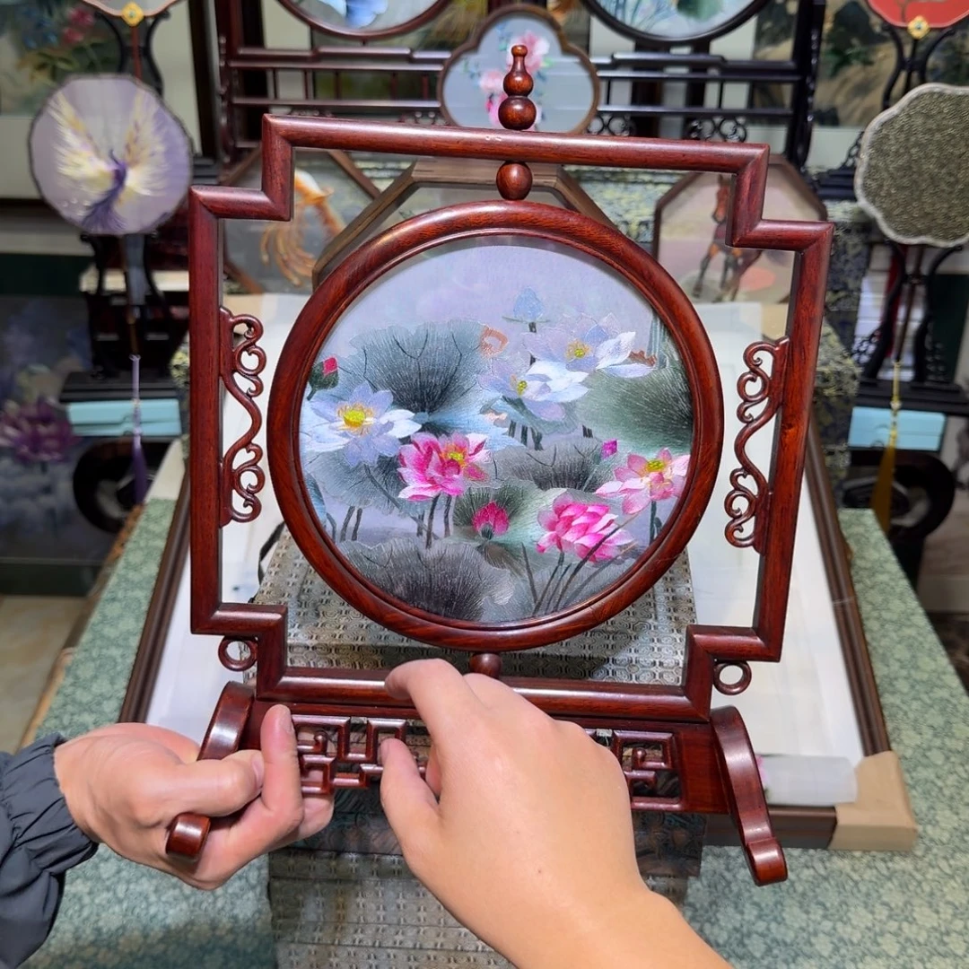 刺绣手工苏绣工艺制作技艺娴熟异色