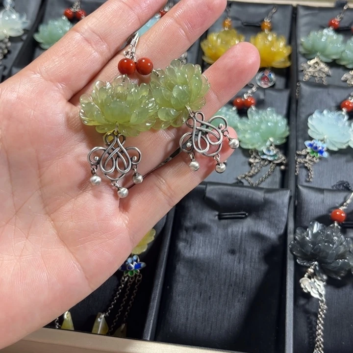 蛇纹石玉耳饰未镶嵌