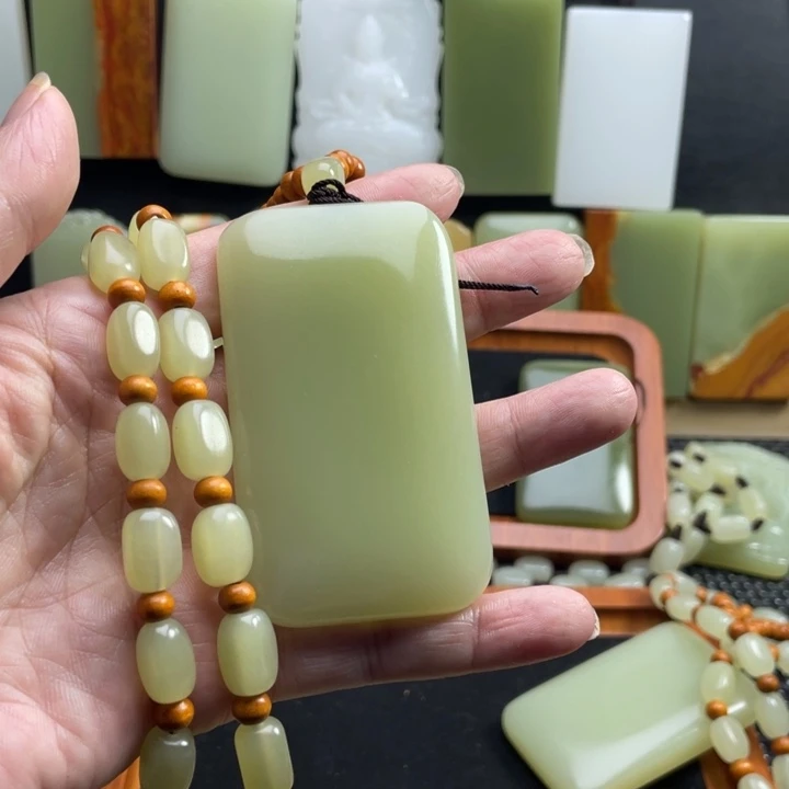 人***名新疆昆仑山料无事牌