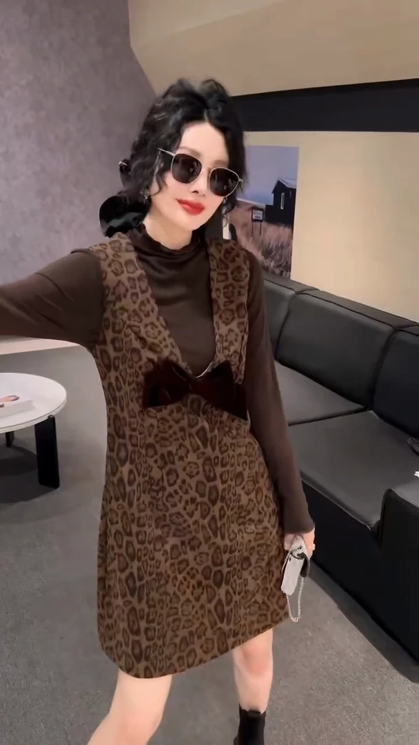 新款时尚木耳边纱衣蝴蝶结背心裙套装