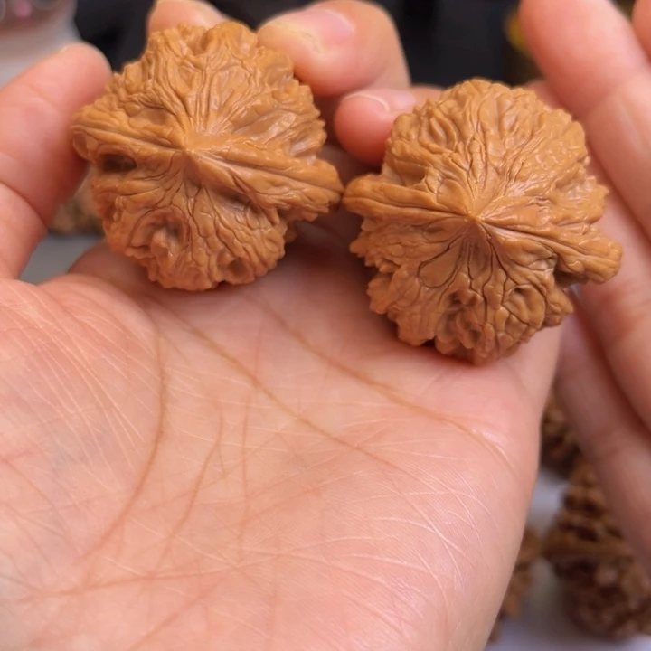 木质类文玩核桃大孤石42