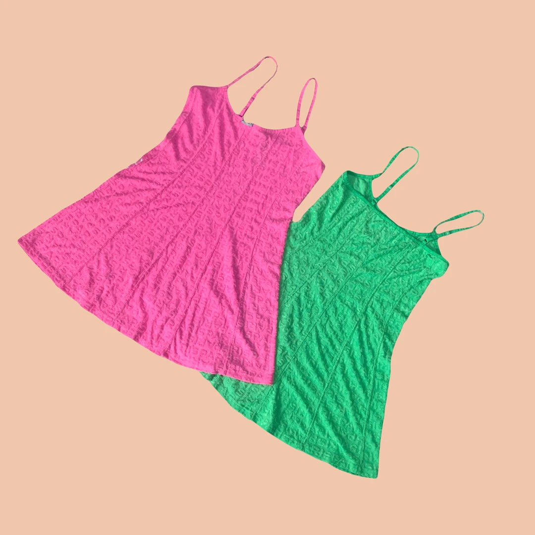 粉绿两色PH立体凹凸字家居亲子吊带裙