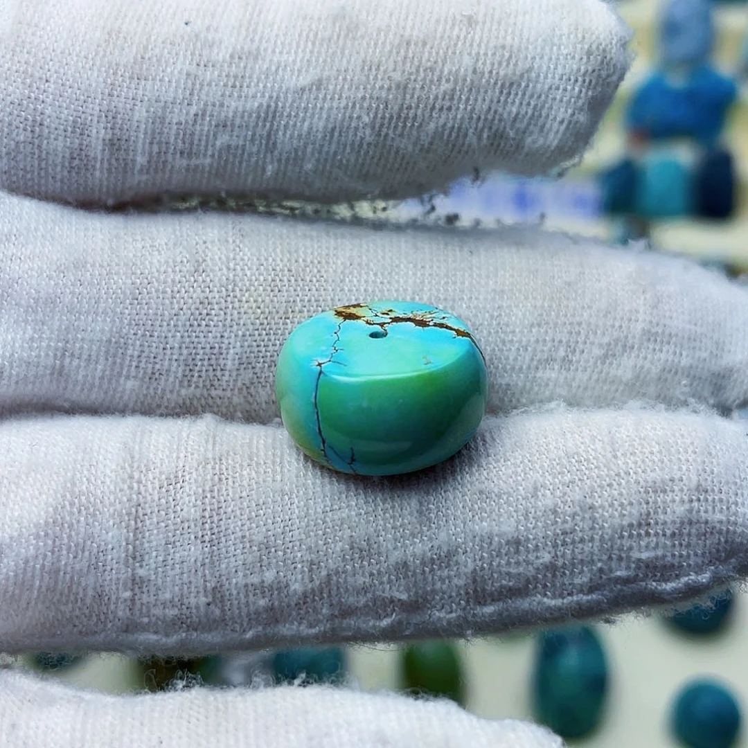 绿松石颈饰未镶嵌