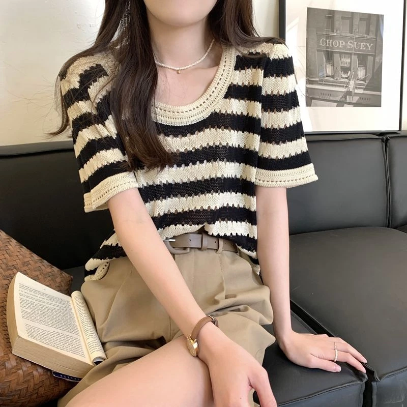 复古条纹新款T恤2025短袖女夏季美式圆领镂空设计感针织短款上衣