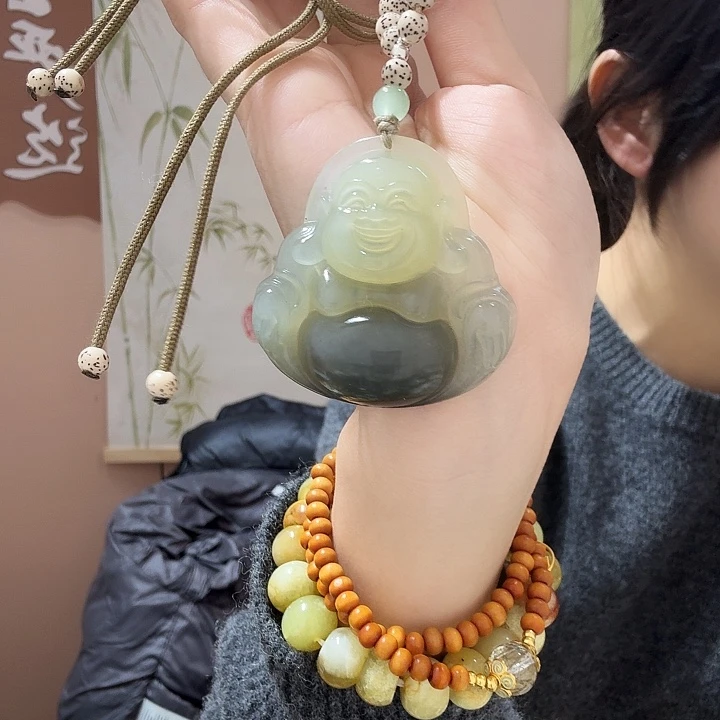 蛇纹石玉未镶嵌颈饰