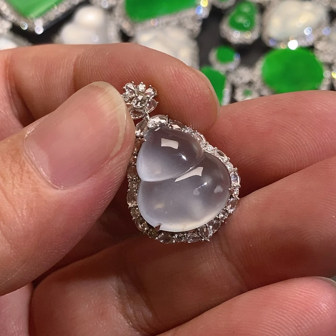 翡翠颈饰18K金镶嵌葫芦