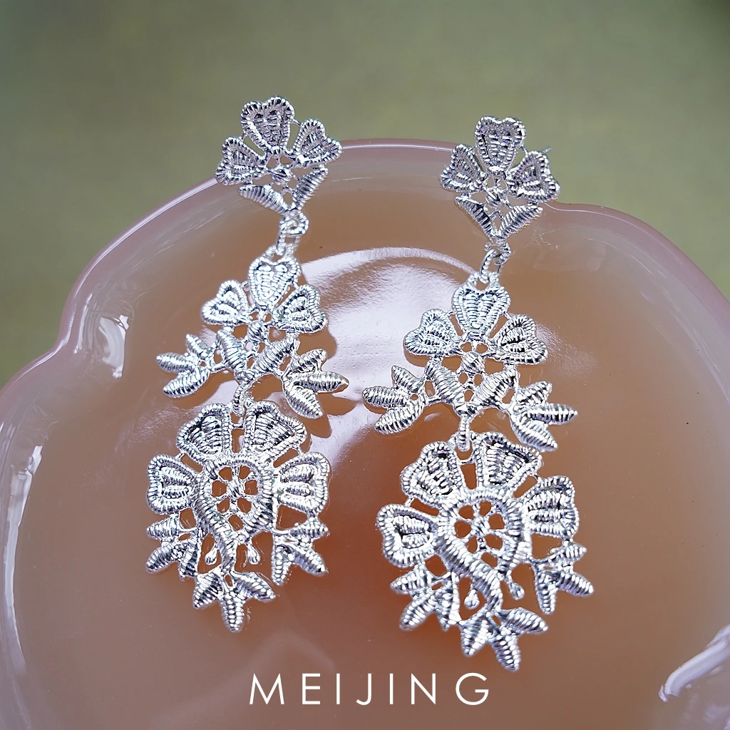 黄铜耳饰 法式优雅镂空蕾丝刺绣花耳环高级感小众