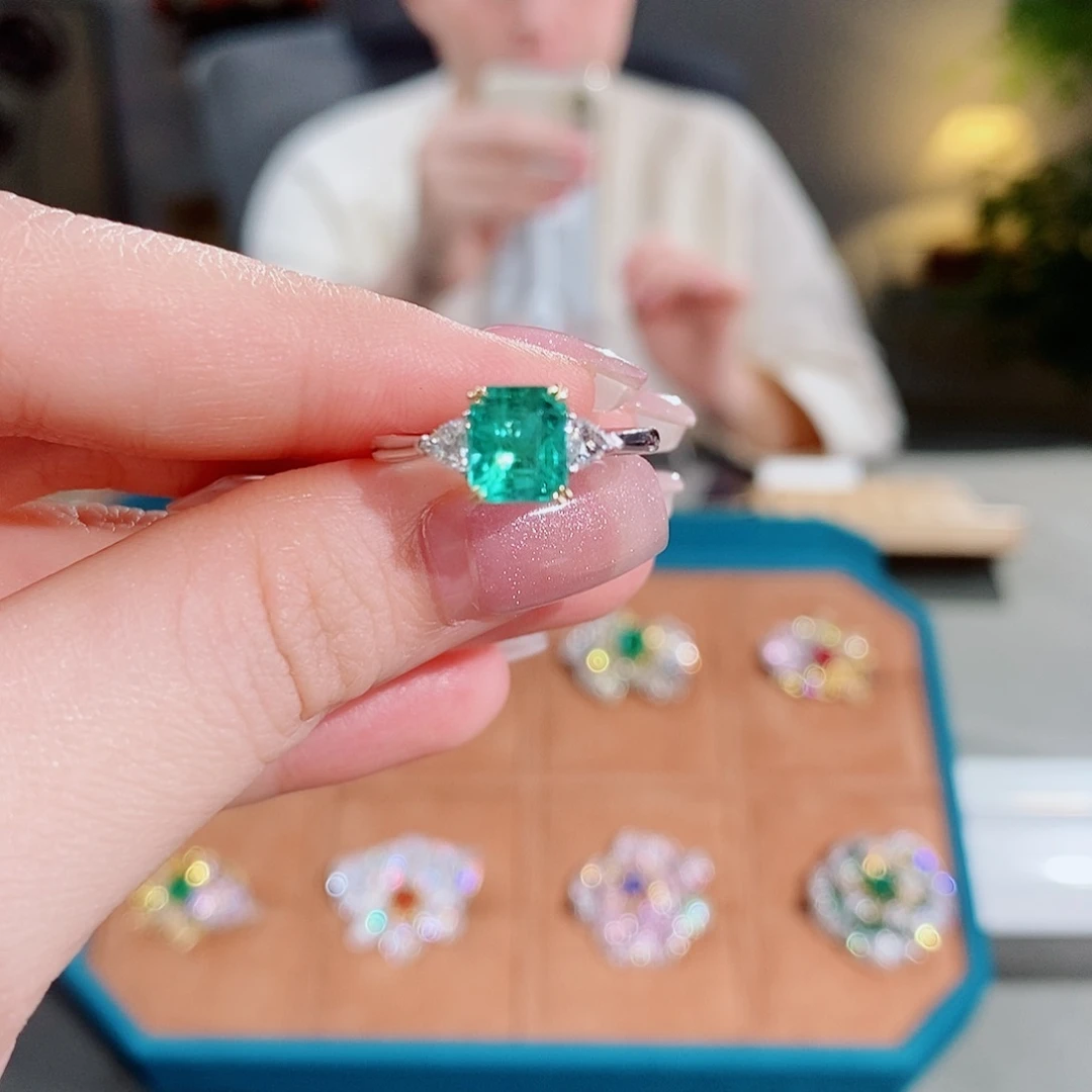 祖母绿戒指18K金镶嵌1.3ct