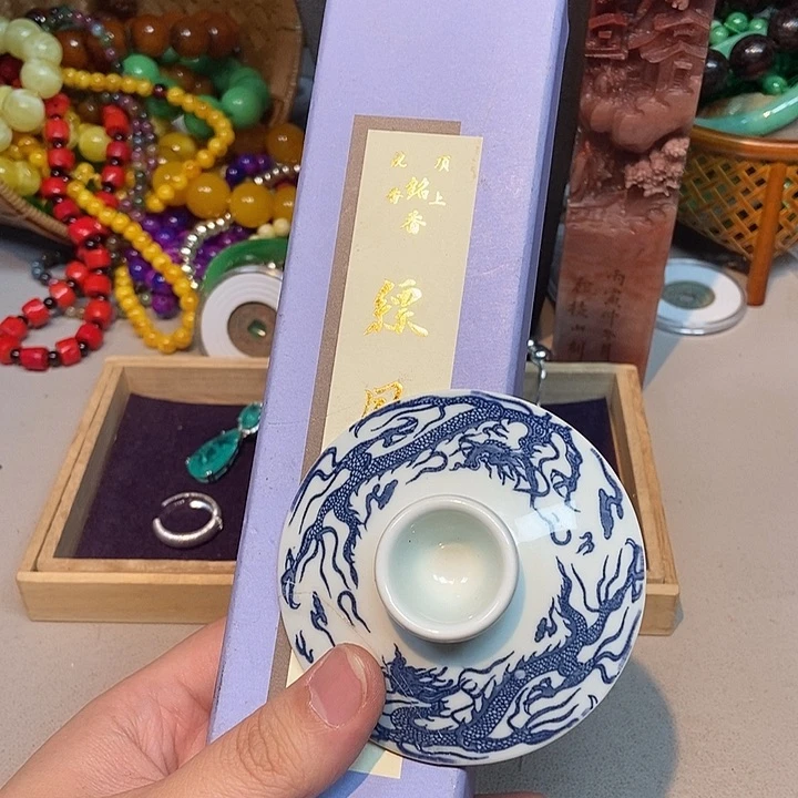 瓷片不哈哈哈哈哈哈哈哈就你