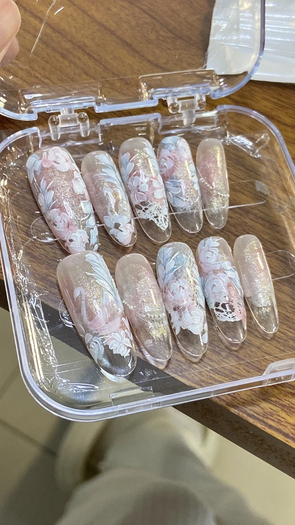 白秀珠纯手绘穿戴甲