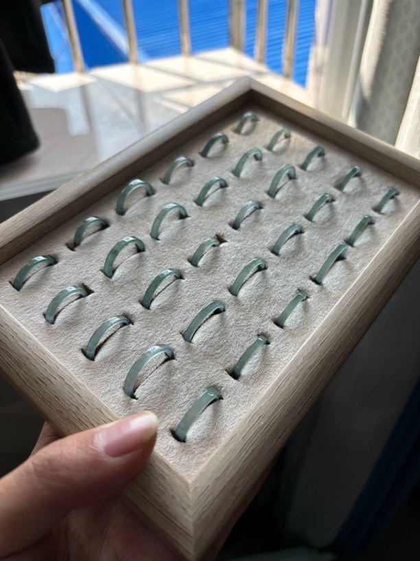 【飞飞】天然a货翡翠蓝冰戒圈