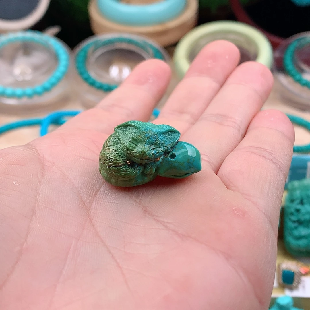 绿松石颈饰未镶嵌