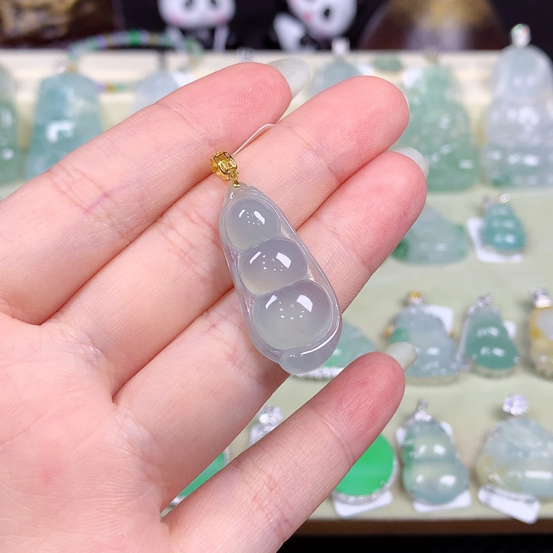 小****翡翠18K金镶嵌颈饰